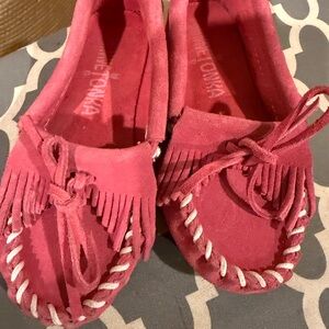 Minnetonka girls Moccasins 9 Pink